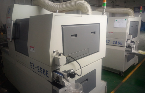 走心機(jī)設(shè)備3 - 副本.jpg